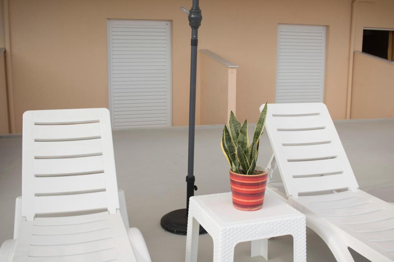 Iliana Apartments 托隆 外观 照片