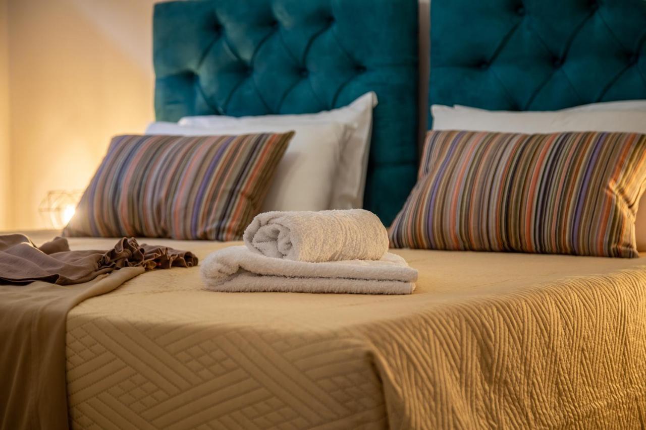 Iliana Apartments 托隆 外观 照片