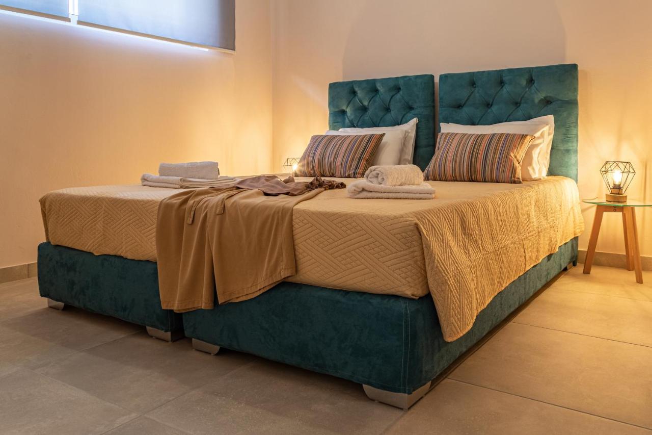 Iliana Apartments 托隆 外观 照片