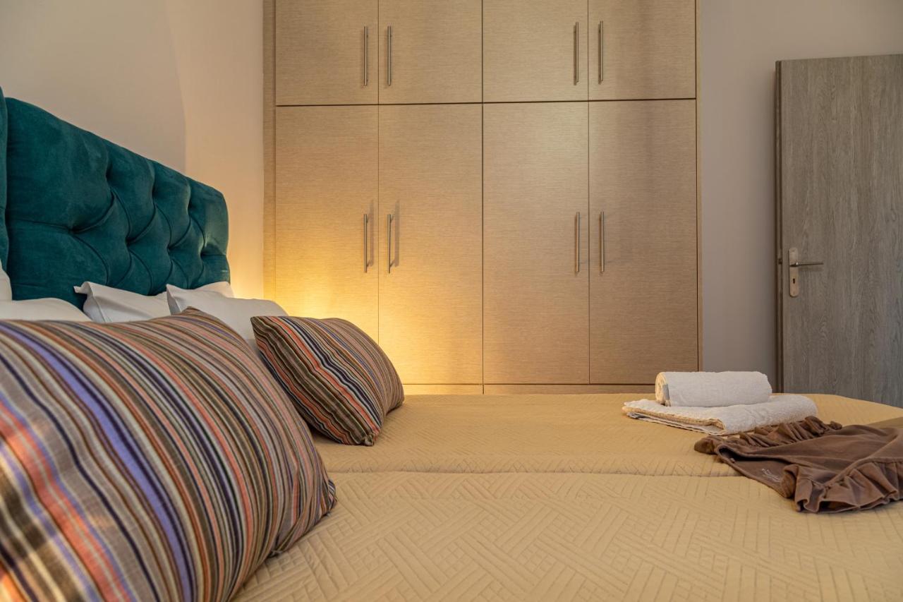 Iliana Apartments 托隆 外观 照片
