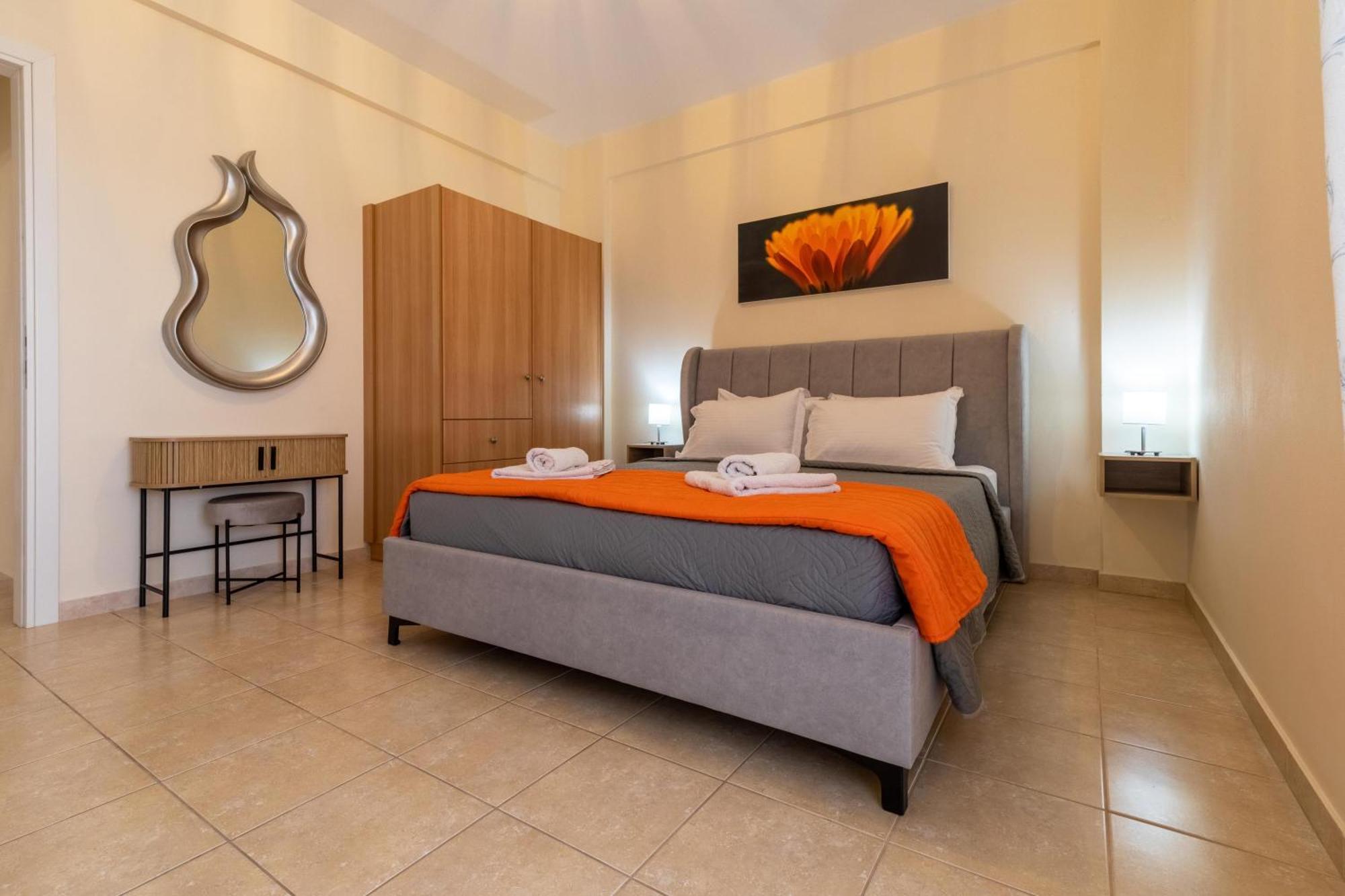 Iliana Apartments 托隆 外观 照片
