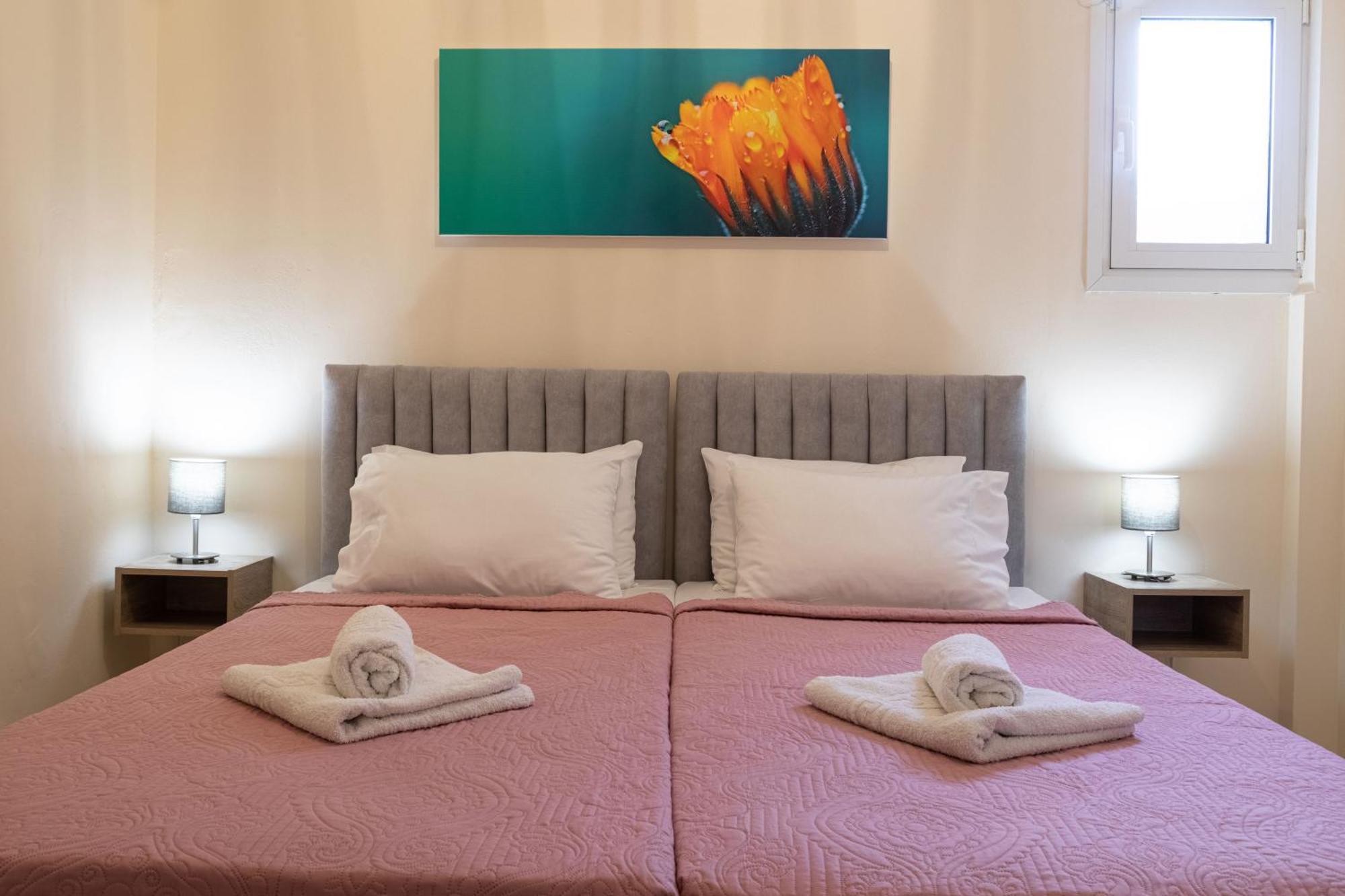Iliana Apartments 托隆 外观 照片