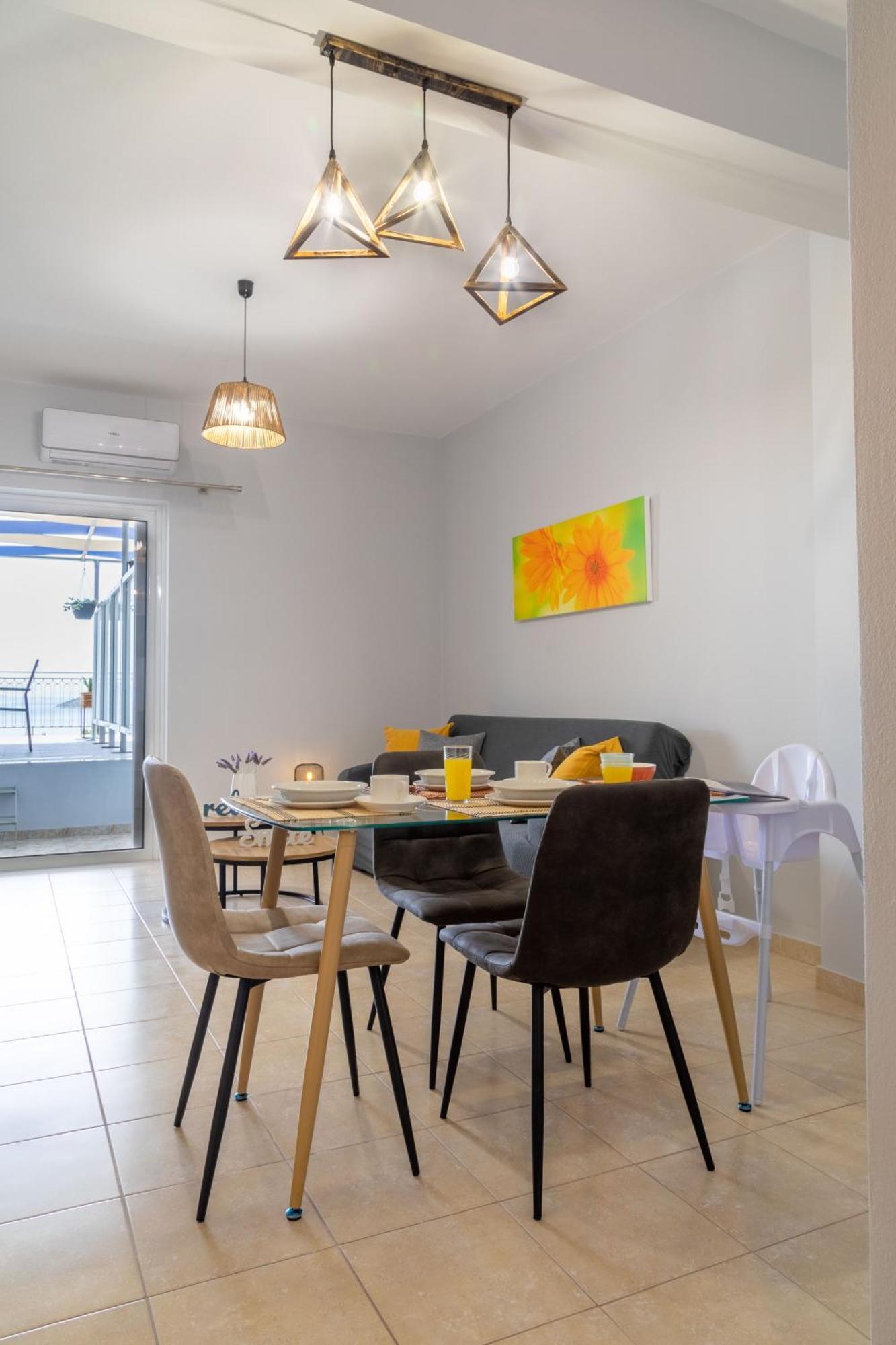 Iliana Apartments 托隆 外观 照片