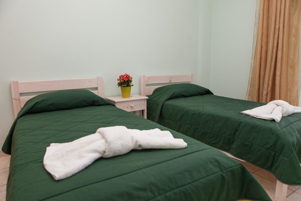 Iliana Apartments 托隆 外观 照片