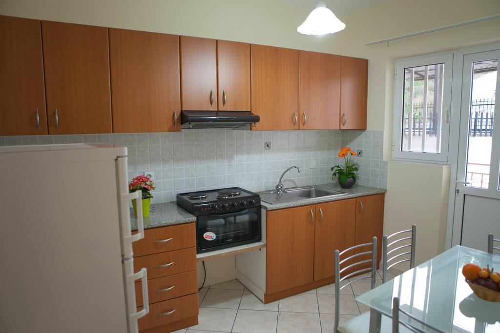 Iliana Apartments 托隆 外观 照片